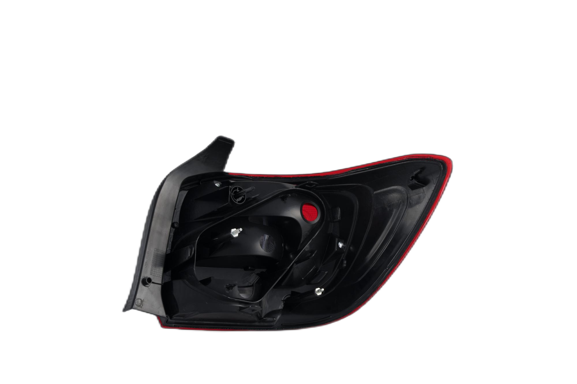 MG-04-053 LOGAN  2015 TAIL LAMP