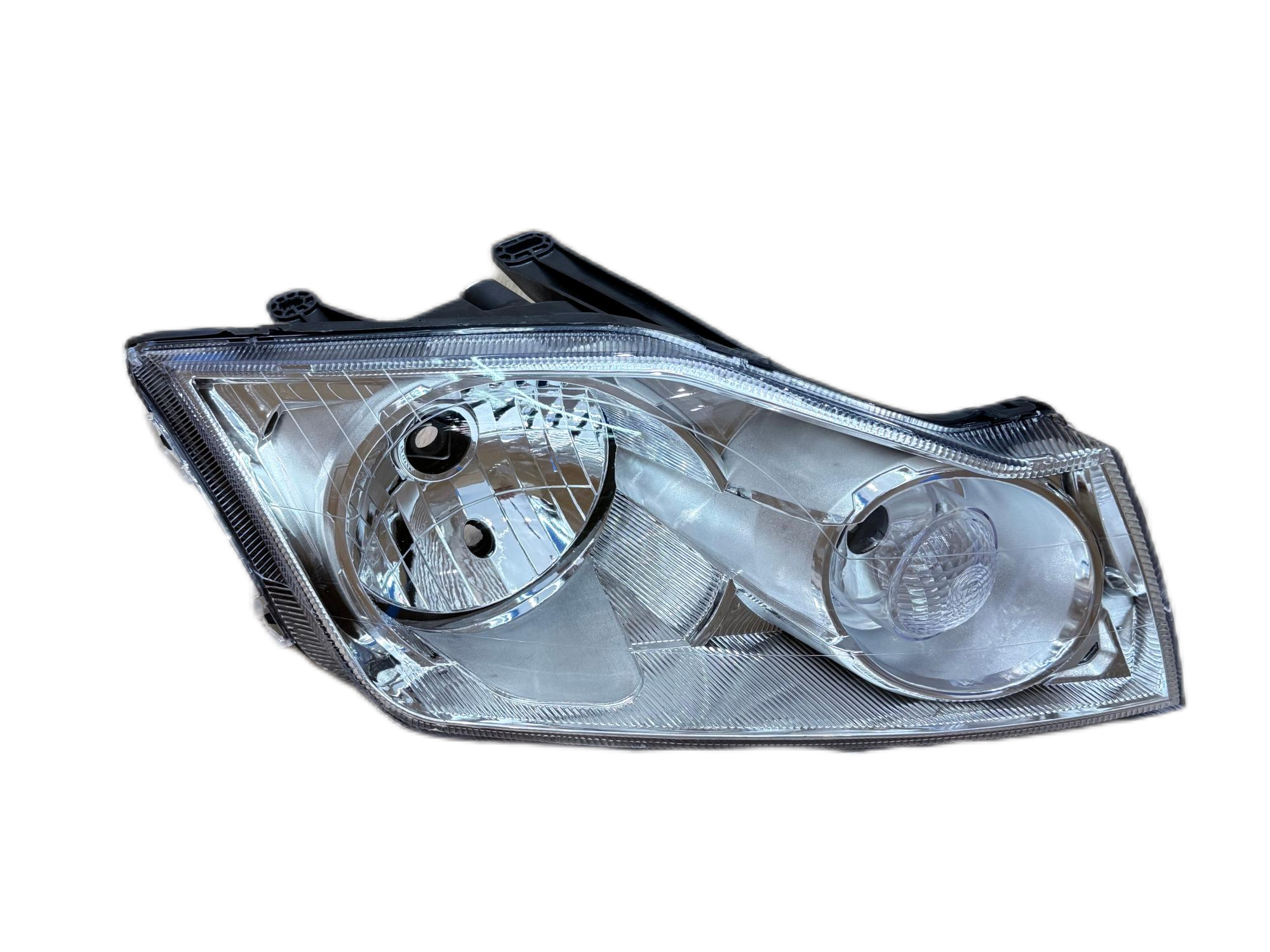 MG-17-118 HILUX SW4 06 HEAD LAMP CHROMED