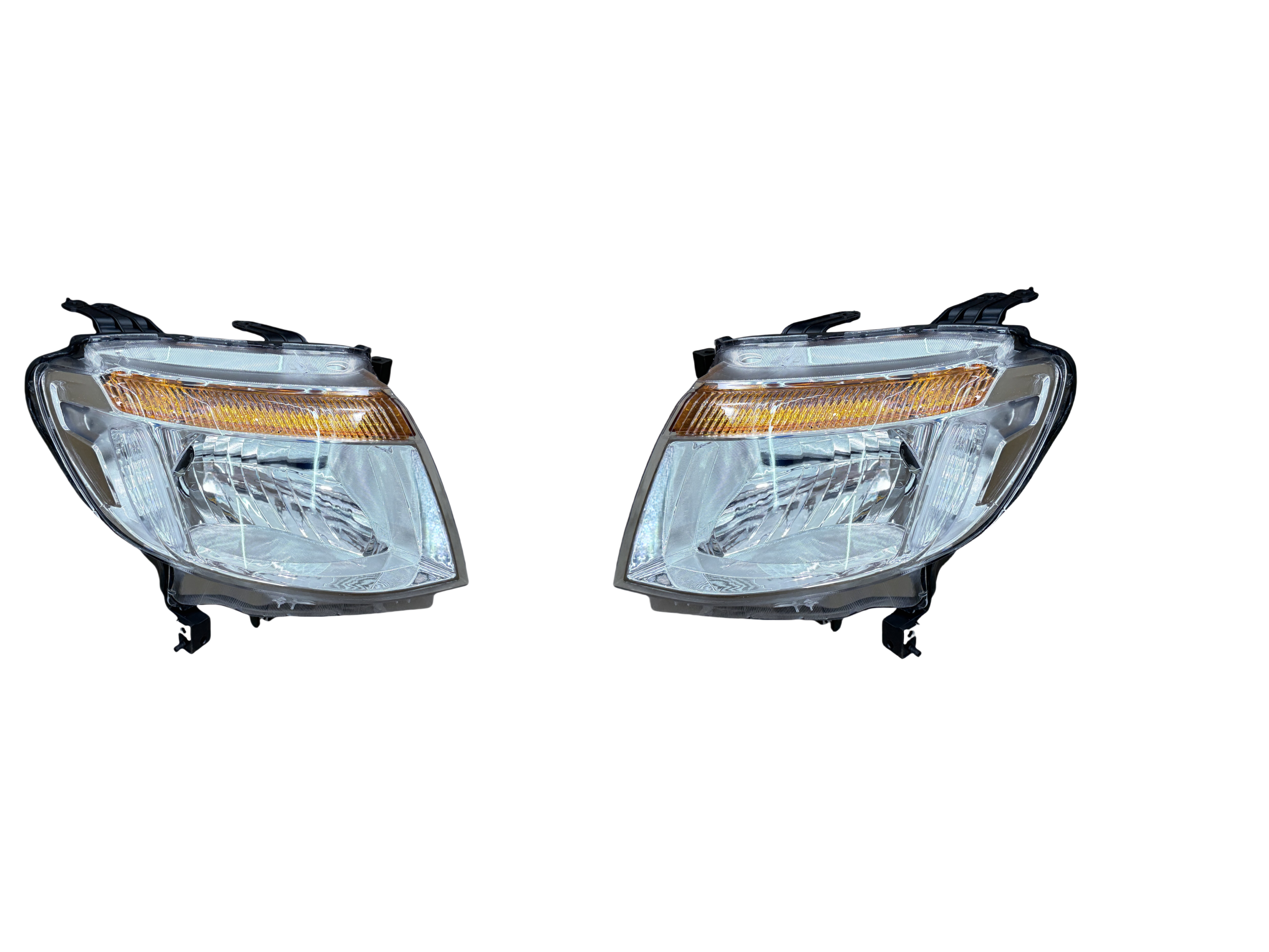 MG-17-230 HILUX SW4 06 HEAD LAMP CHROMED