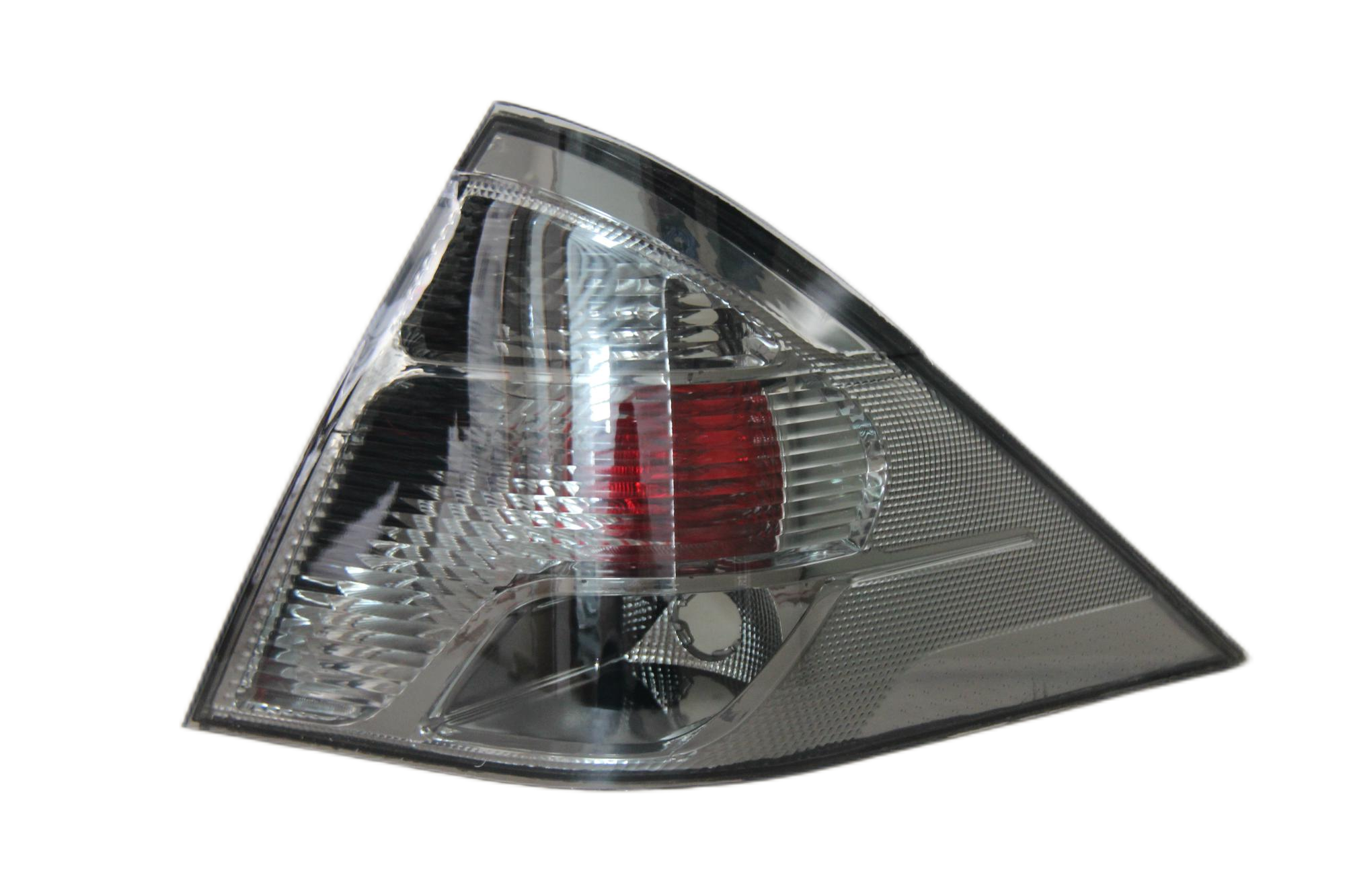 MG-18-112 KICKS 2023 TAIL LAMP
