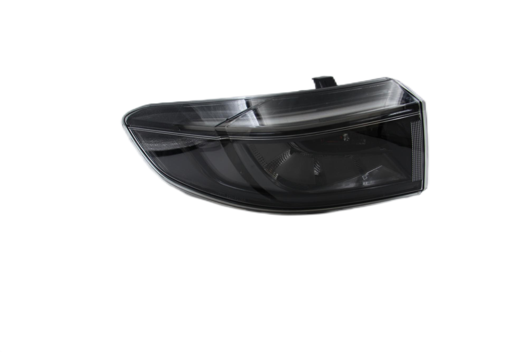 MG-23-027 POLO 02-06  HEAD LAMP CHROMED
