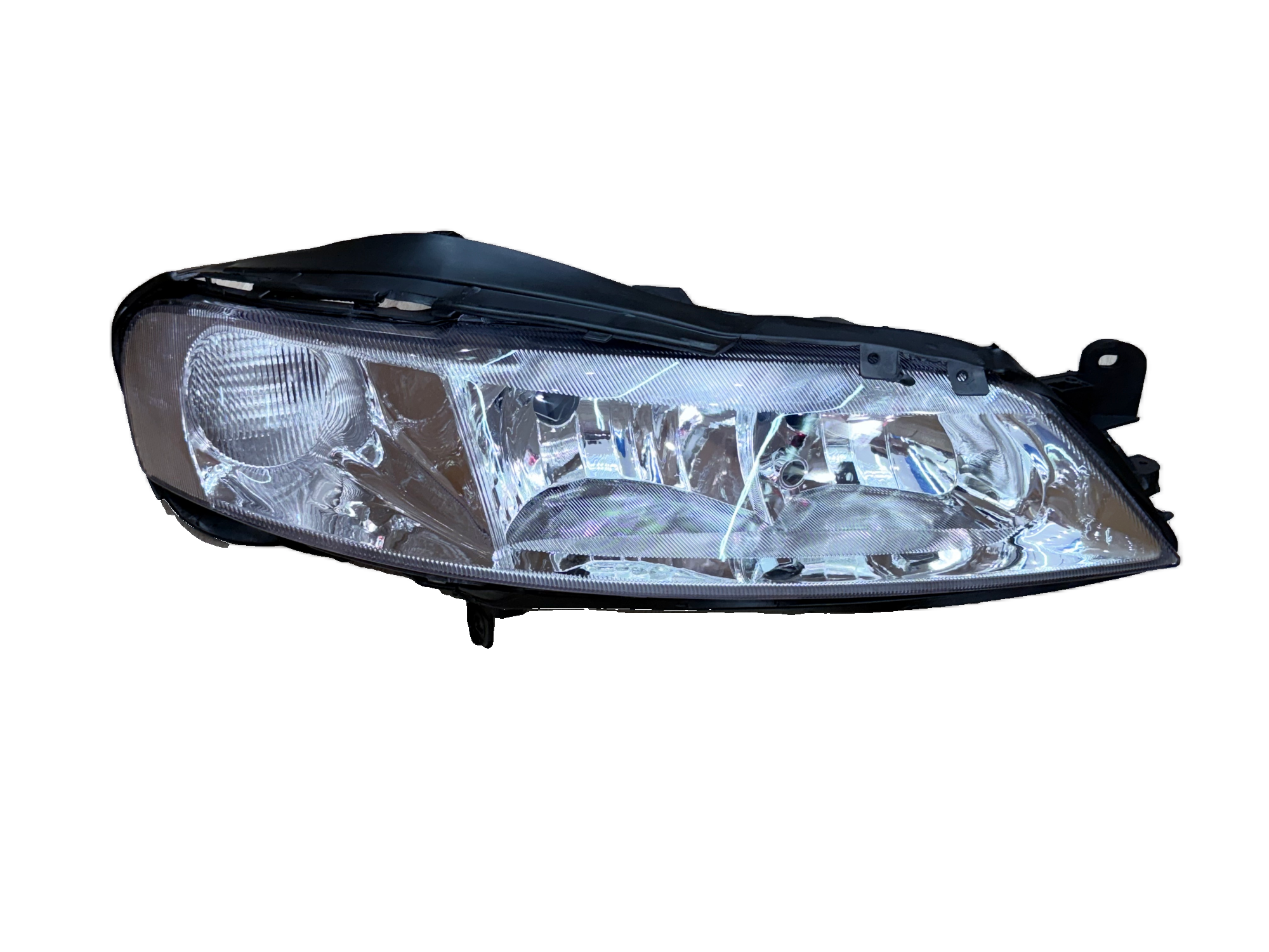 MG-23-036 SAVEIRO CROSS 2011 TAIL LAMP CLEAR
